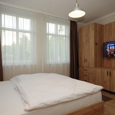 Almasy Apartmanhaz Дьюла Экстерьер фото