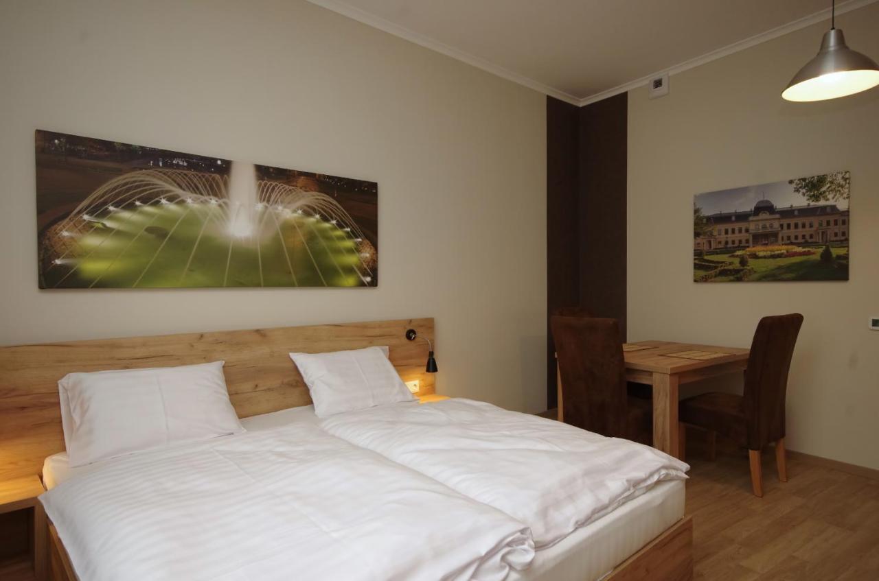 Almasy Apartmanhaz Дьюла Экстерьер фото