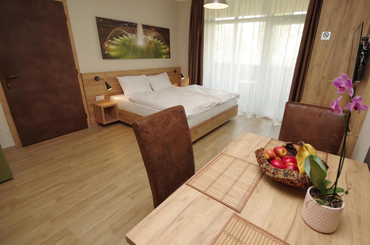 Almasy Apartmanhaz Дьюла Экстерьер фото