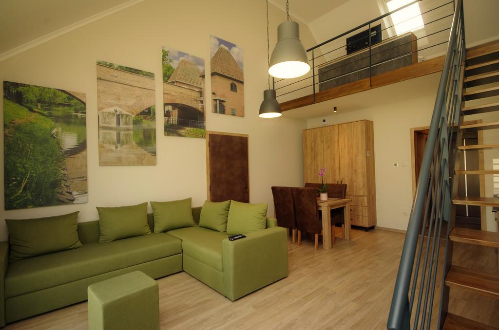 Almasy Apartmanhaz Дьюла Экстерьер фото