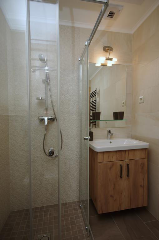 Almasy Apartmanhaz Дьюла Экстерьер фото