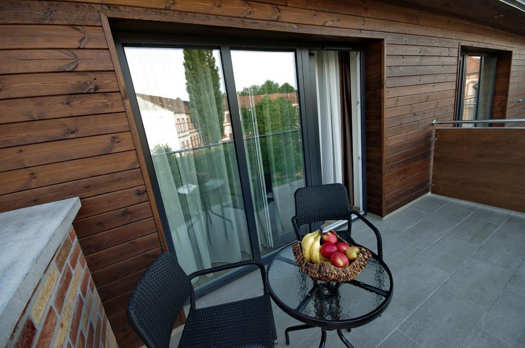 Almasy Apartmanhaz Дьюла Экстерьер фото