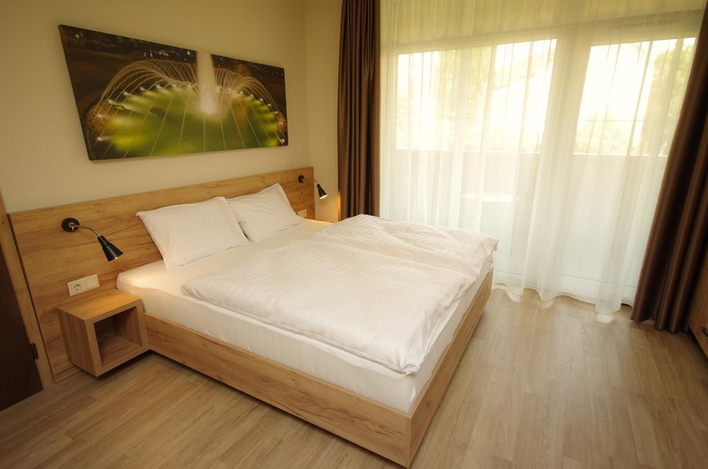 Almasy Apartmanhaz Дьюла Экстерьер фото