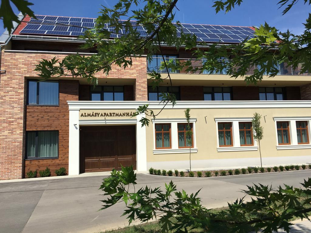 Almasy Apartmanhaz Дьюла Экстерьер фото